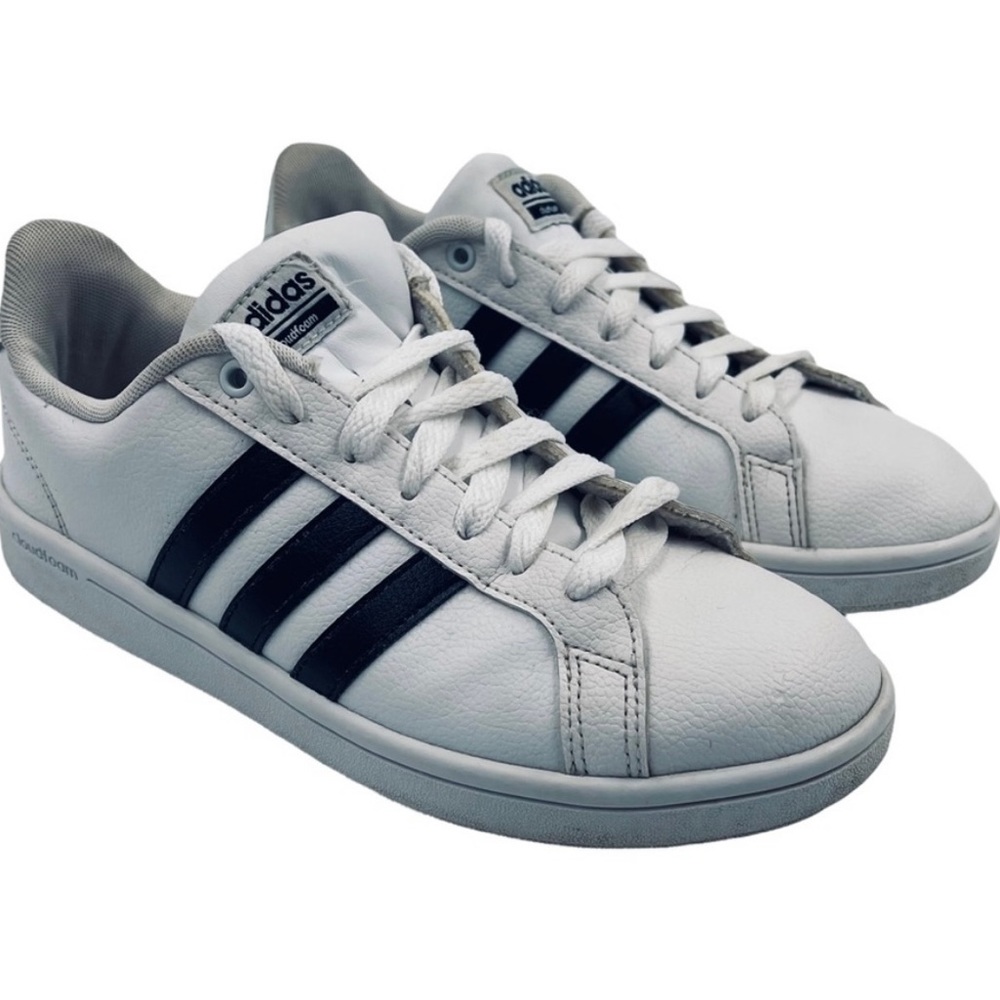 Adidas Cloud Foam. Women size 7.5. Preowned